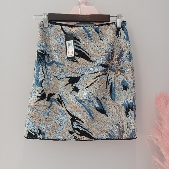 NWT sequence mini skirt - Picture 3 of 7
